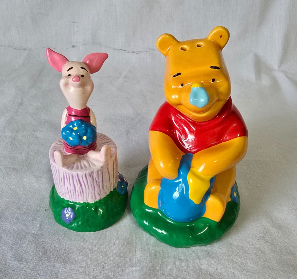 Disney Winnie the Pooh & Piglet Salt & Pepper Shakers 3.75" / 3.25"